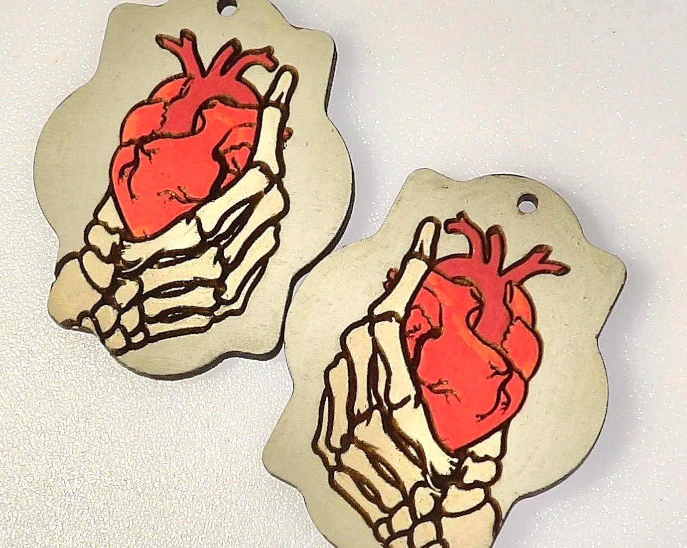 Ohrringe Anatomisches Herz, Ohrringe Totenkopf, Gothic-Schmuck