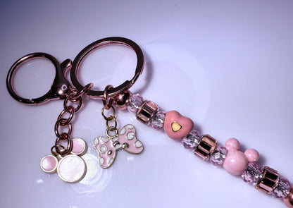 Rose Gold Pink Micky & Minnie Perlen Schlüsselanhänger Pastellfarbener Disney-inspirierter Anhänger mit Kristallperlen, Minnie Schleifen-Herzperlen