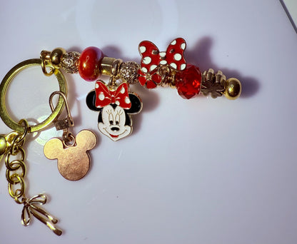 Goldener Minnie Maus Schlüsselanhänger: Rot gepunktete Schleife, Kristallperlen