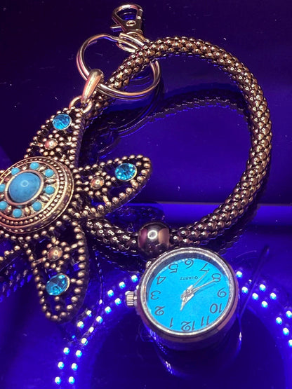 Blauer Seestern-Anhänger für Taschen mit Miniuhr, Küsten-Ozean-Geldbörsen-Accessoire & maritimes Geschenk