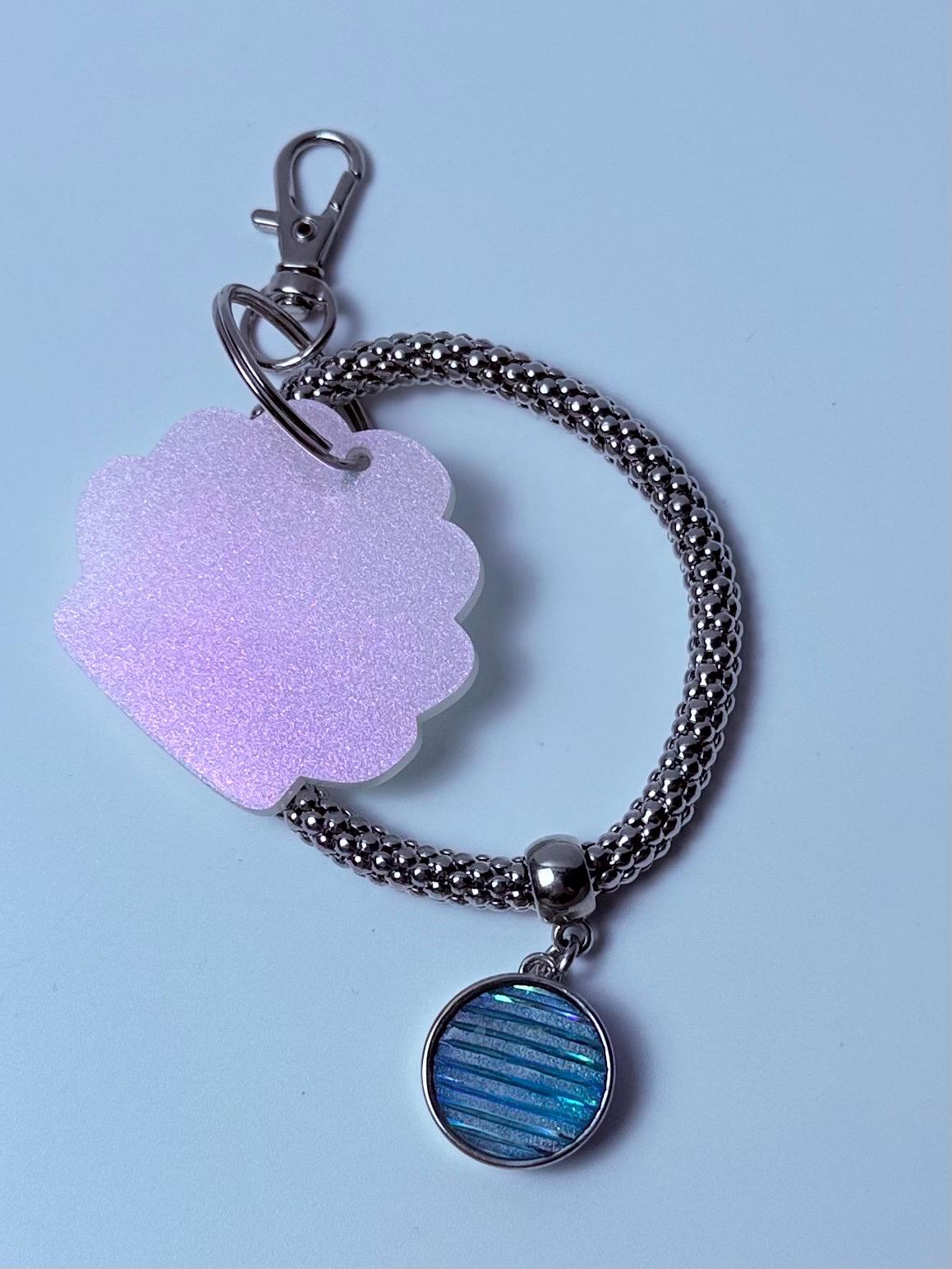 Holografischer Muschel-Taschenanhänger mit blauem Ozean-Anhänger, Küsten-Strandtaschen-Accessoire & Schlüsselanhänger-Geschenk