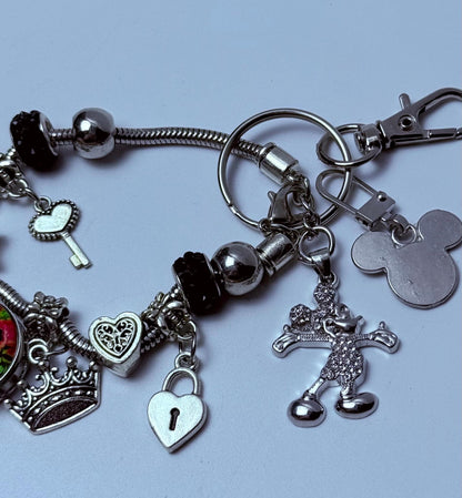 Disney inspirierter silberner Taschenanhänger Königliche Krone & Herz Schlüsselanhänger mit funkelndem Mickey und „Wunsch“-Anhänger