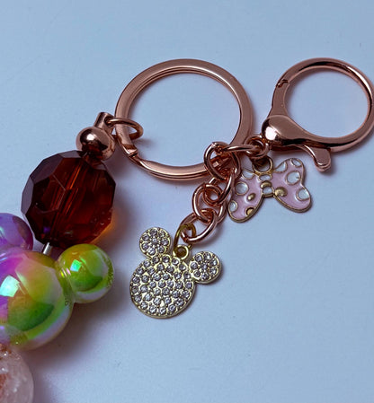 Roségold Mickey Schlüsselanhänger: Strass-Anhänger mit Regenbogenperlen