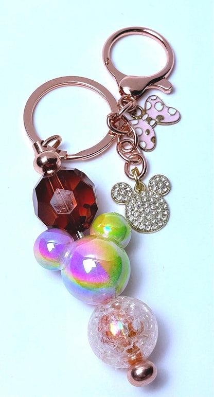 Roségold Mickey Schlüsselanhänger: Strass-Anhänger mit Regenbogenperlen