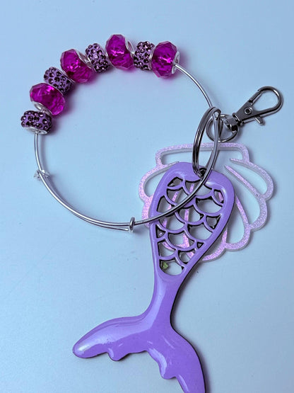 Pinke Meerjungfrauenflossen-Schlüsselanhänger: Spiegel-Acryl-Schuppen-Taschenanhänger