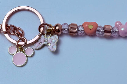 Rose Gold Pink Micky & Minnie Perlen Schlüsselanhänger Pastellfarbener Disney-inspirierter Anhänger mit Kristallperlen, Minnie Schleifen-Herzperlen