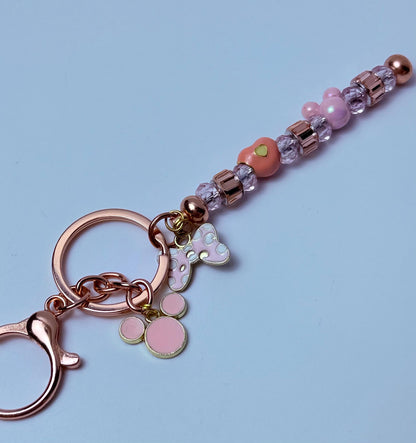 Rose Gold Pink Micky & Minnie Perlen Schlüsselanhänger Pastellfarbener Disney-inspirierter Anhänger mit Kristallperlen, Minnie Schleifen-Herzperlen