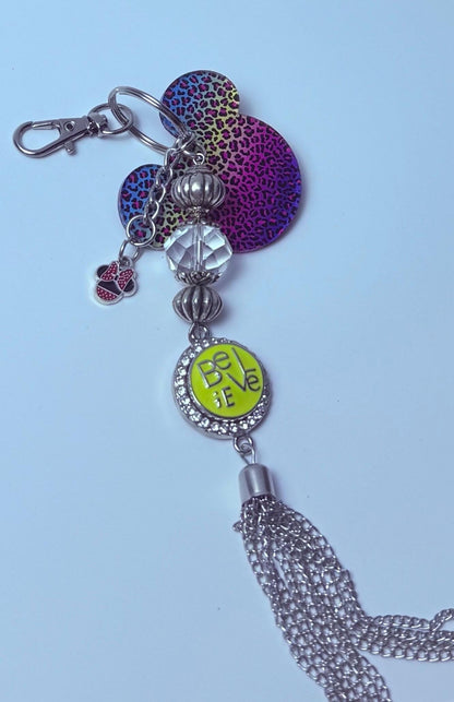Regenbogen-Leopard Mickey Schlüsselanhänger: Disney-inspirierter Taschenanhänger mit Minnie-Schleife