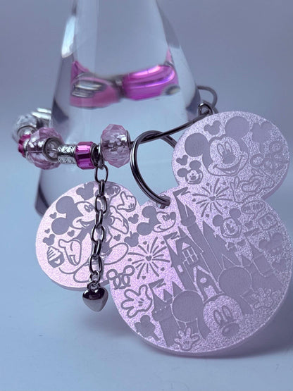 Von Disney inspirierter rosa Perlen-Taschenanhänger, handgefertigter Schlüsselanhänger mit Mickey- und Minnie-Anhängern, Glasperlen, niedliche Disney-Accessoires