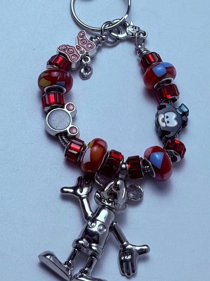 Mickey & Minnie Charm Armband Schlüsselanhänger: Rote Kristallperlen, Silberner Anhänger