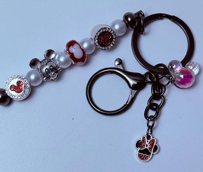 Mickey Maus Taschenanhänger: Rot, Schwarz, Perlenbesetzter Schlüsselanhänger