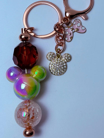 Roségold Mickey Schlüsselanhänger: Strass-Anhänger mit Regenbogenperlen