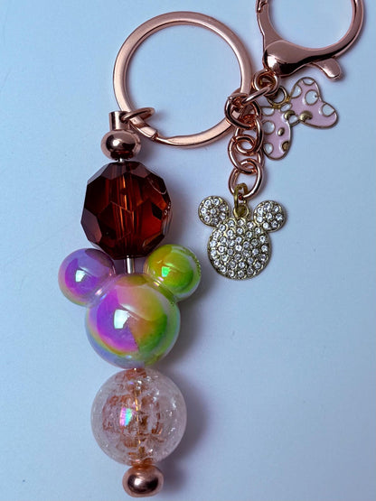 Roségold Mickey Schlüsselanhänger: Strass-Anhänger mit Regenbogenperlen