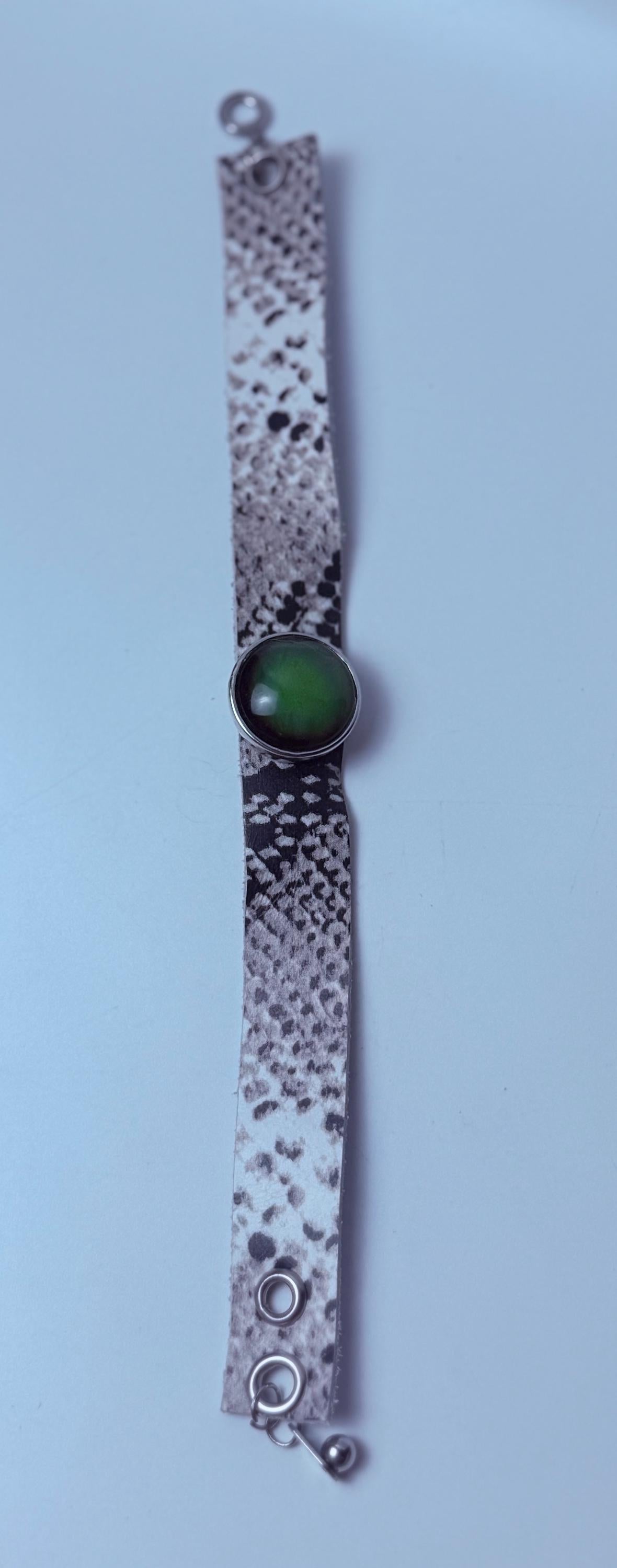 Schlangenleder-Stimmungsstein-Manschette: Boho-Rocker-Farbwechselarmband