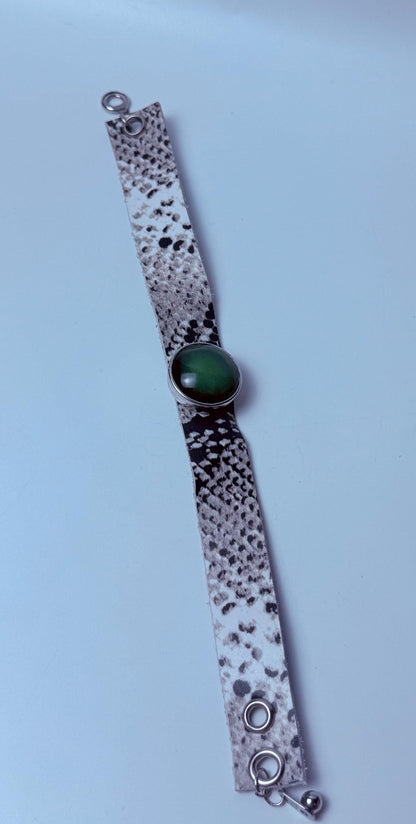 Schlangenleder-Stimmungsstein-Manschette: Boho-Rocker-Farbwechselarmband