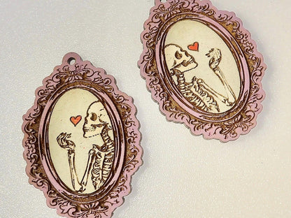 Cameo-Hängeohrring, Totenkopf-Gothic-Ohrring