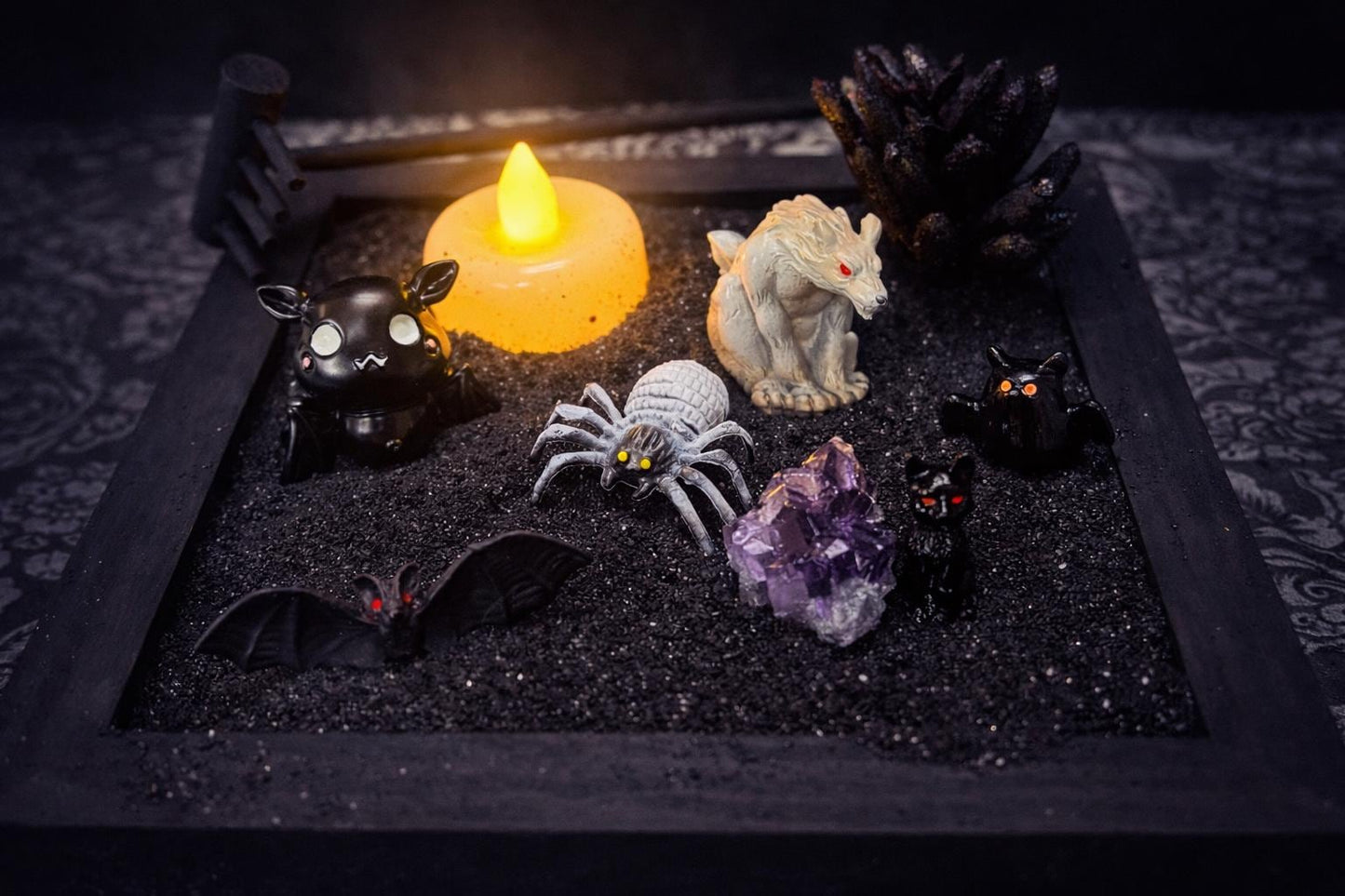 Mini Gotischer Zen Garten  Fledermaus, Rabe, Sarg, Sechseckige Tablett-Optionen  Hexenhafter Schreibtisch-Dekor, Dark Academia Stressabbau-Kit, HRM Edition