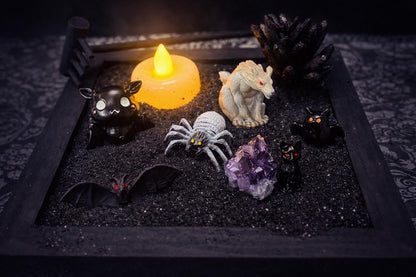 Mini Gotischer Zen Garten  Fledermaus, Rabe, Sarg, Sechseckige Tablett-Optionen  Hexenhafter Schreibtisch-Dekor, Dark Academia Stressabbau-Kit, HRM Edition